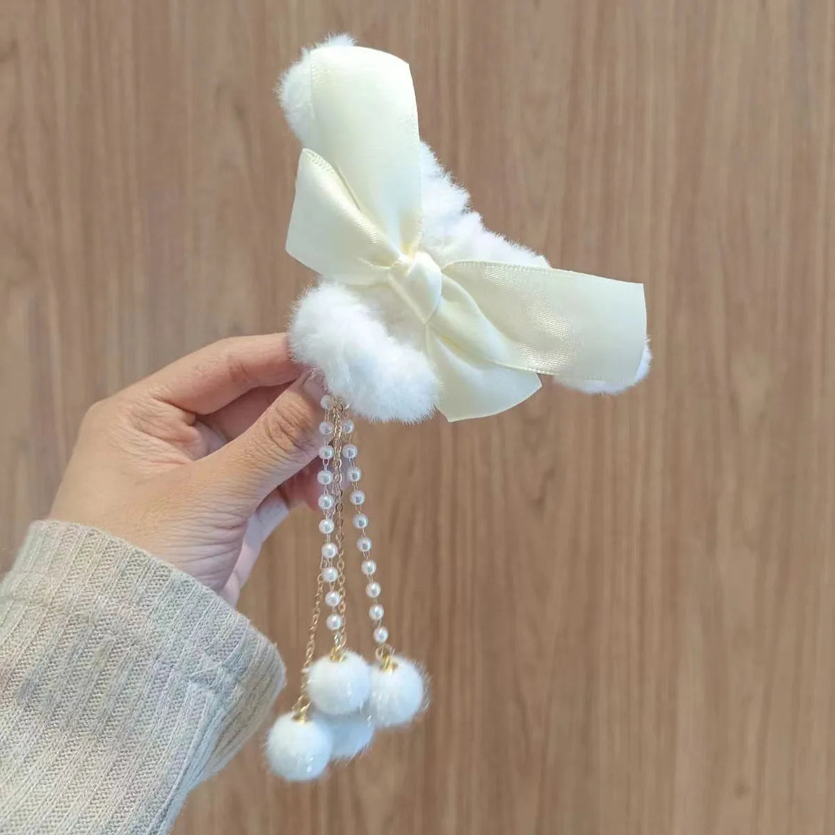 Women'S Fairy Style Sweet Bow Knot Plush Acetic Acid Sheets Pom Poms Chain Hair Claws