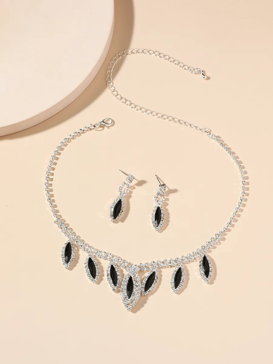 Women's Fashion Black Oval Necklace And Earring Set