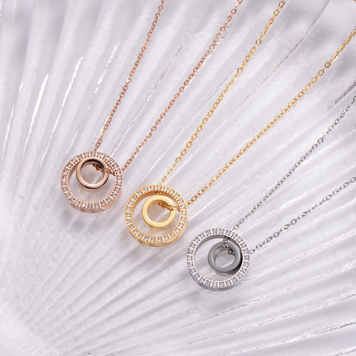 Fashion Simple Style Round Stainless Steel Diamond Rhinestones Pendant Necklace