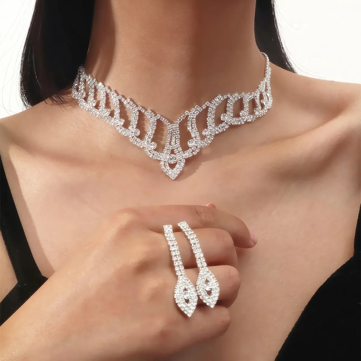 Women's Fashion Twisted Diamond Necklace And Earring Set