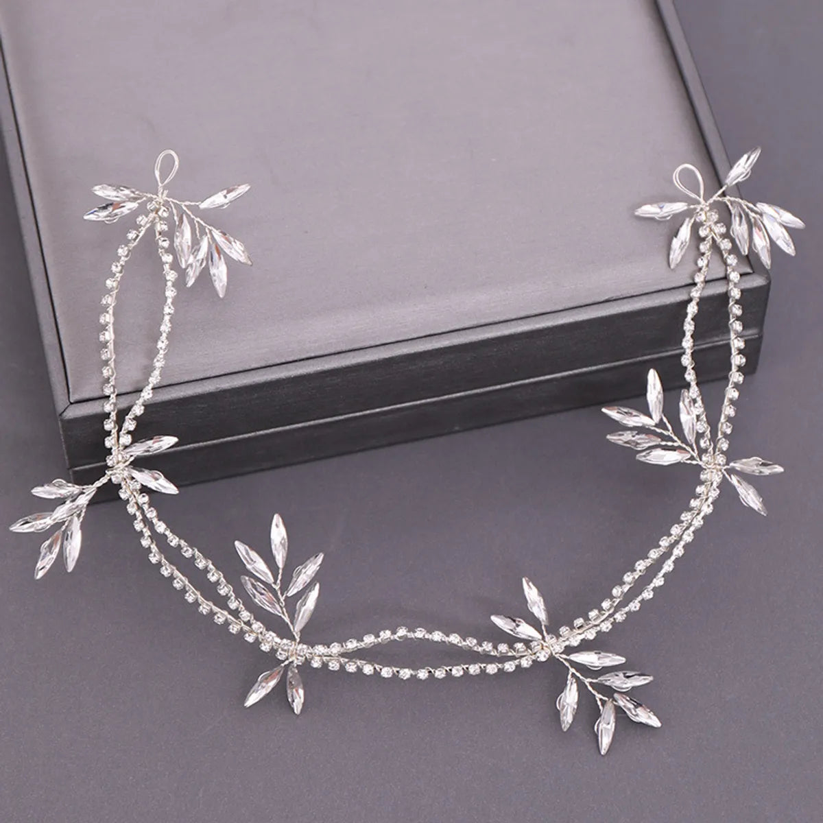 Women'S IG Style Shiny Leaves Flower Iron Pearl Inlay Rhinestones Hair Band