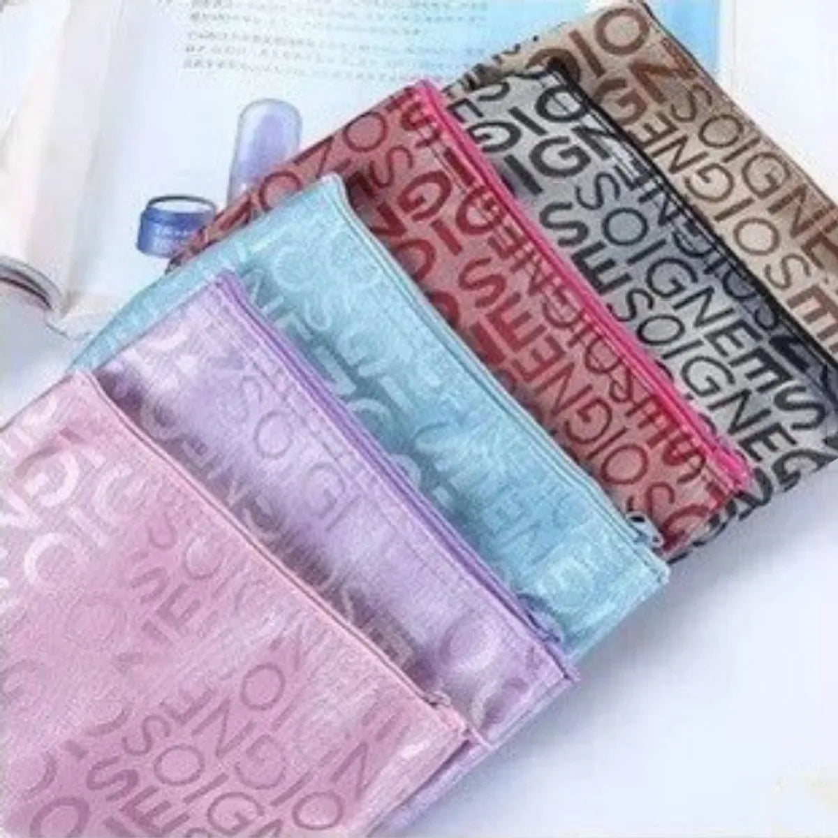 Women'S Medium All Seasons Polyester Letter Butterfly Fashion Square Zipper Cosmetic Bag