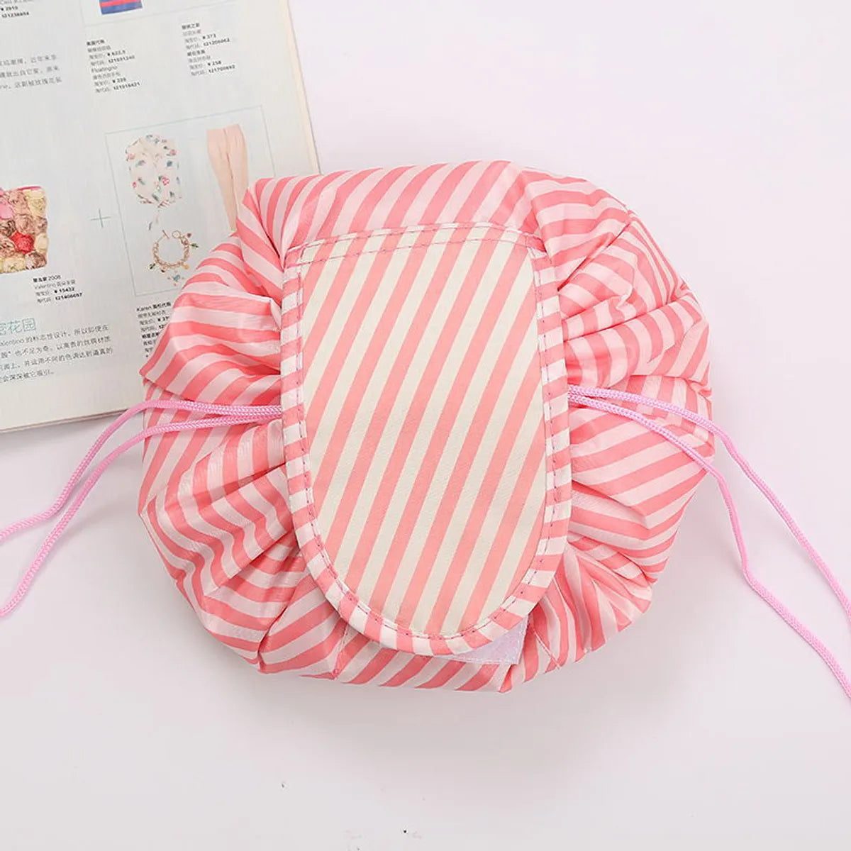 Women'S Medium All Seasons Polyester Letter Flamingo  Fashion Round String Cosmetic Bag