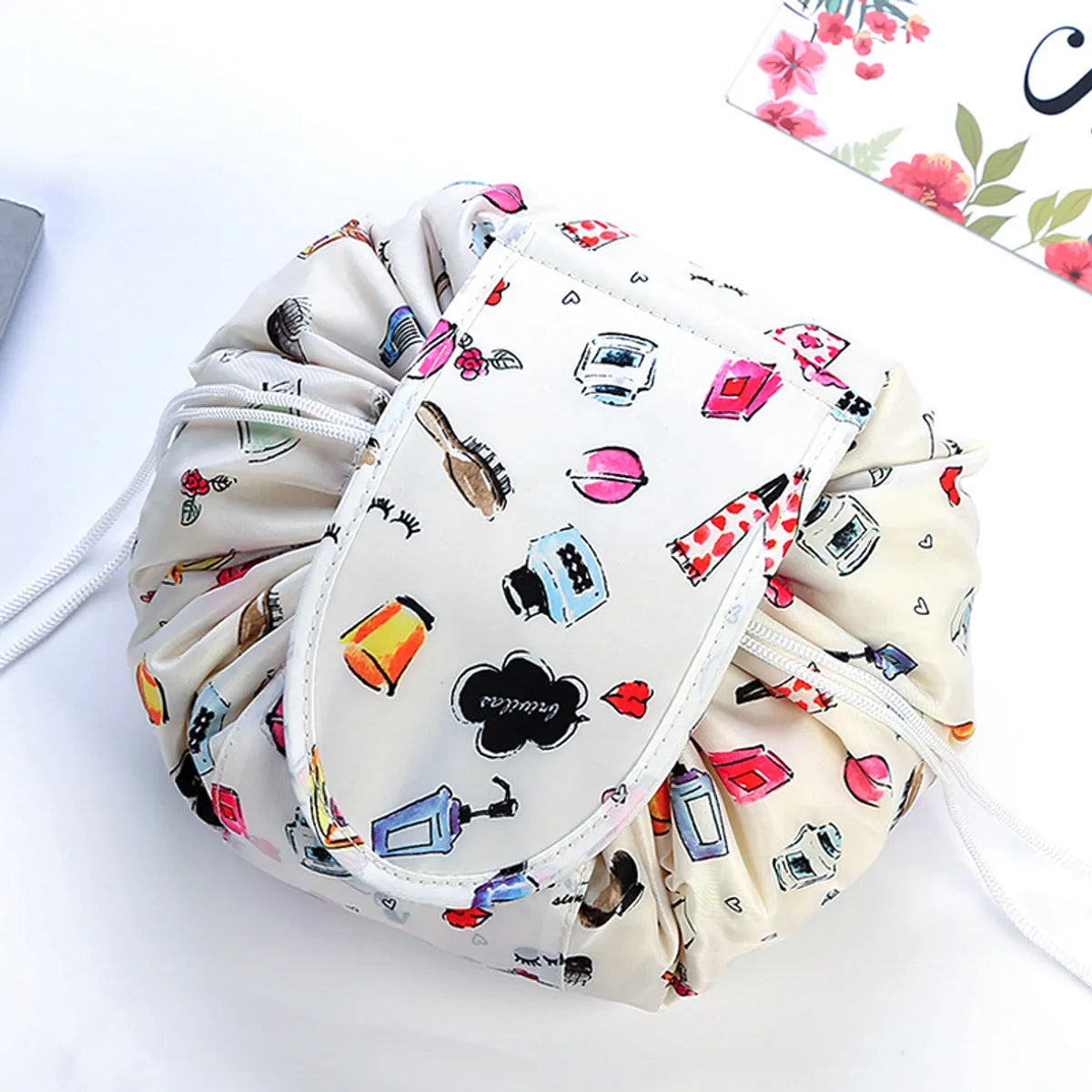 Women'S Medium All Seasons Polyester Letter Flamingo  Fashion Round String Cosmetic Bag