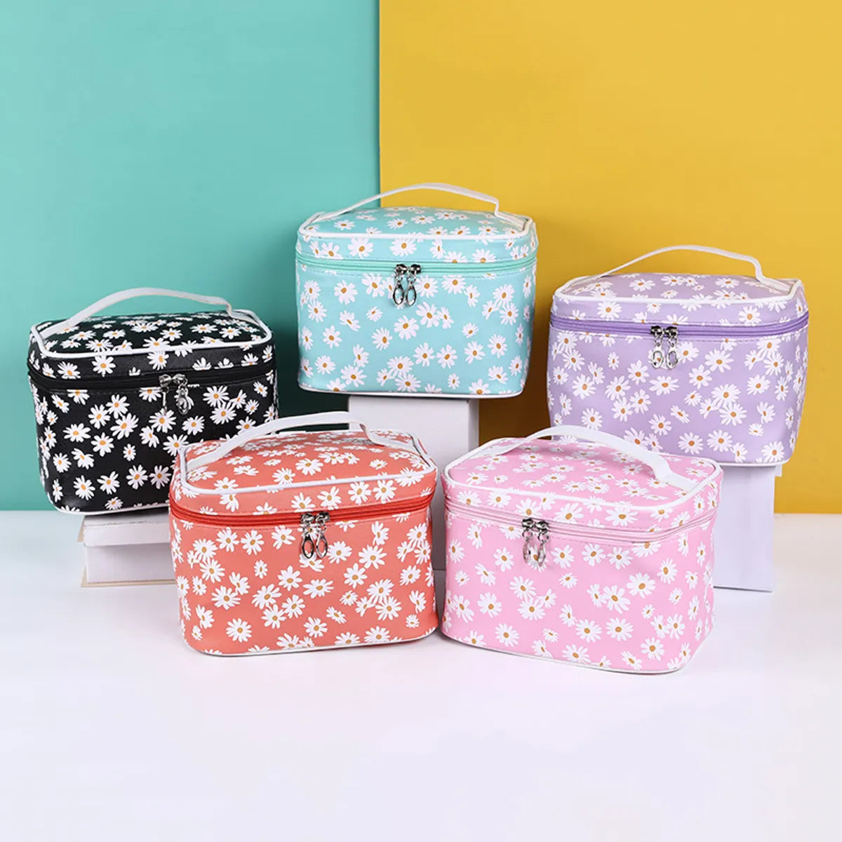 Women'S Medium All Seasons Pu Leather Daisy Fashion Bucket Zipper Cosmetic Bag