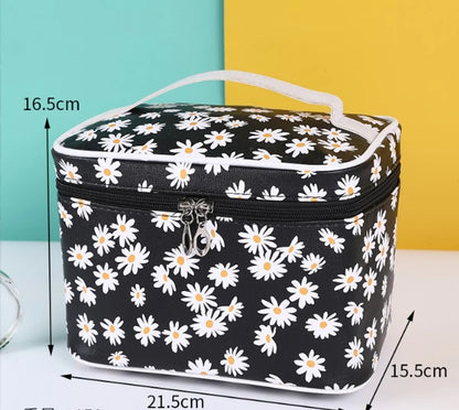 Women'S Medium All Seasons Pu Leather Daisy Fashion Bucket Zipper Cosmetic Bag