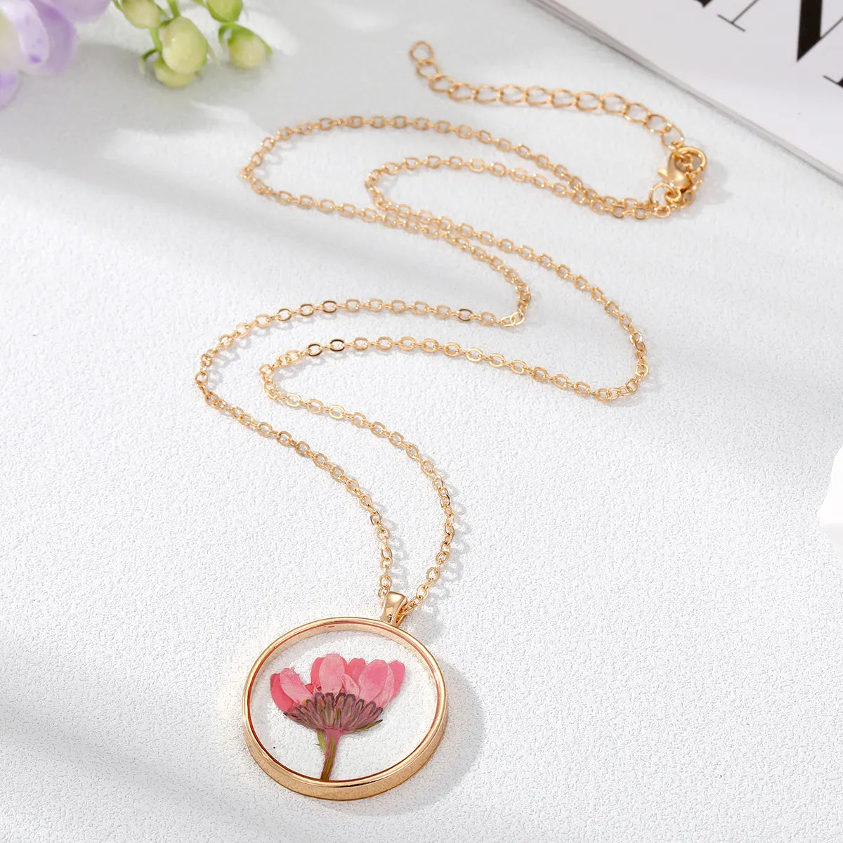 Women's Pastoral Flower Alloy Necklace Flower Resin Necklaces