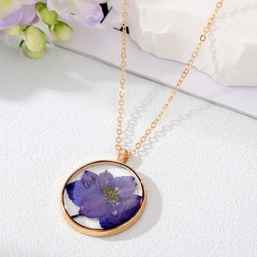 Women's Pastoral Flower Alloy Necklace Flower Resin Necklaces