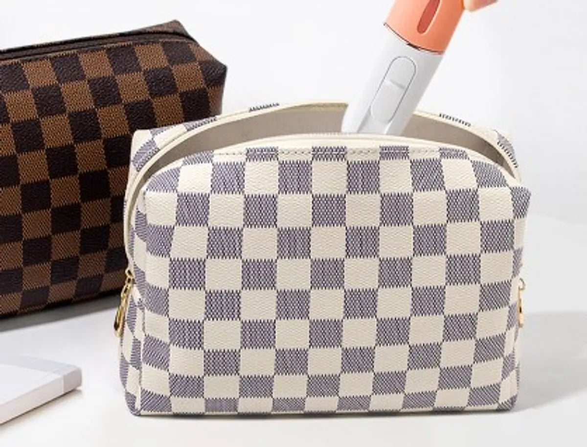 Women'S Pu Leather Plaid Vintage Style Square Zipper Cosmetic Bag Wash Bag