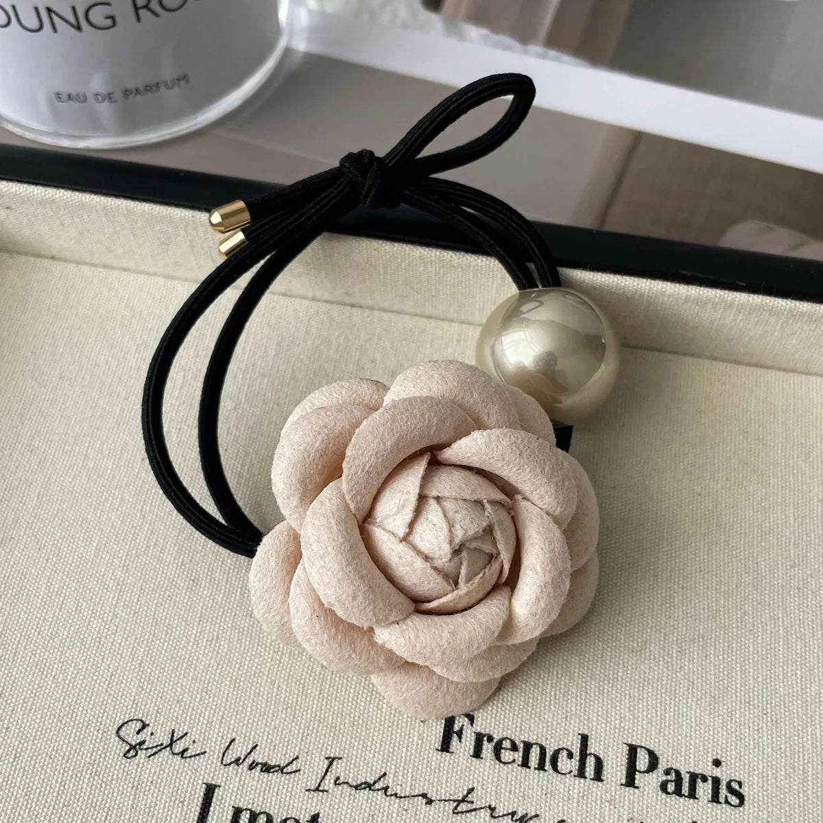 Women'S Retro Romantic Rose Cloth Hair Clip Hair Tie