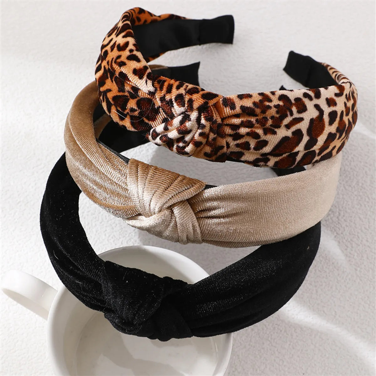 Women'S Retro Simple Style Solid Color Knot Leopard Cloth Printing Hair Band