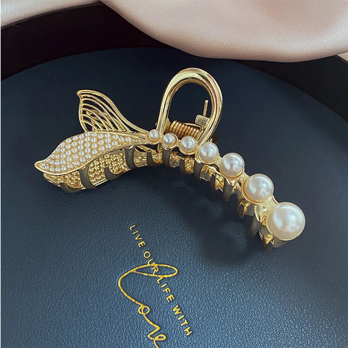 Women'S Retro Solid Color Alloy Plating Hair Claws