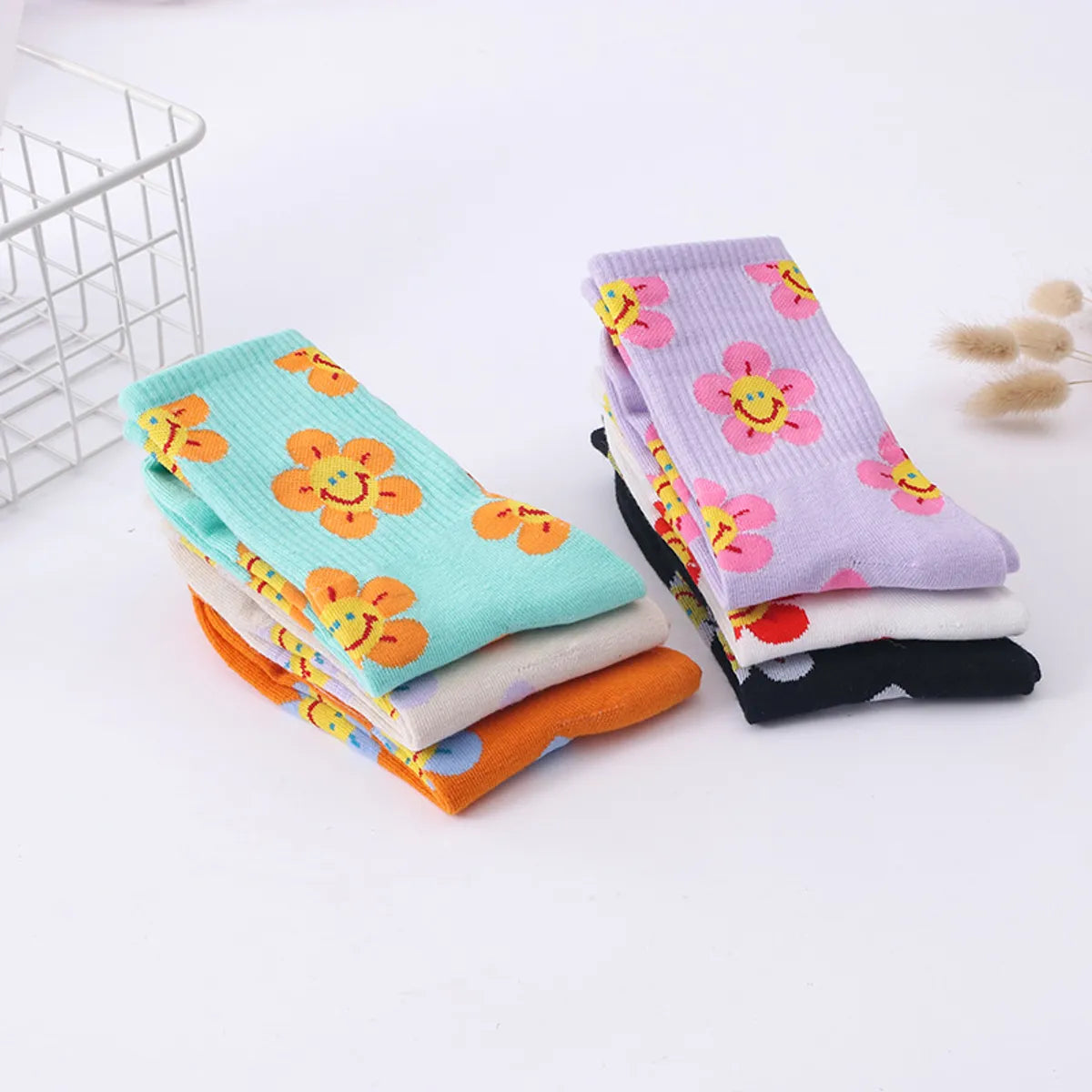 Women'S Simple Style Color Block Cotton Crew Socks A Pair