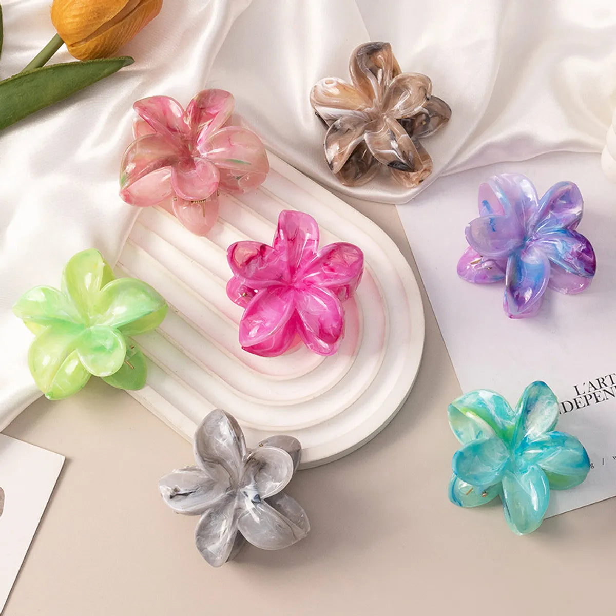 Women'S Simple Style Floral Plastic Resin Stoving Varnish Hair Claws