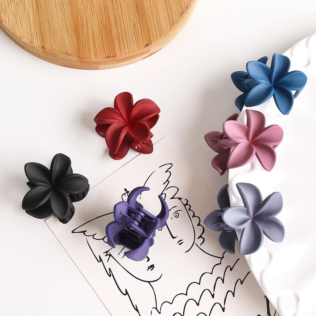 Women'S Simple Style Flower Plastic Resin Hair Claws