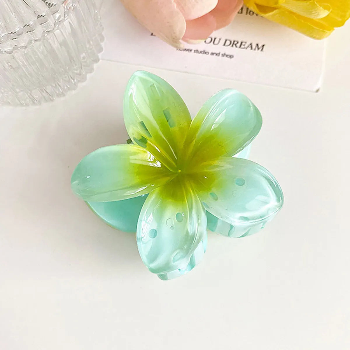 Women'S Simple Style Flower Plastic Resin Hair Claws