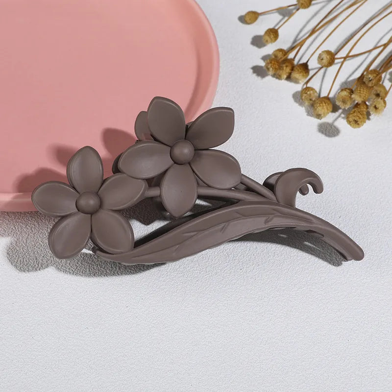 Women'S Simple Style Flower Plastic Stoving Varnish Hair Claws