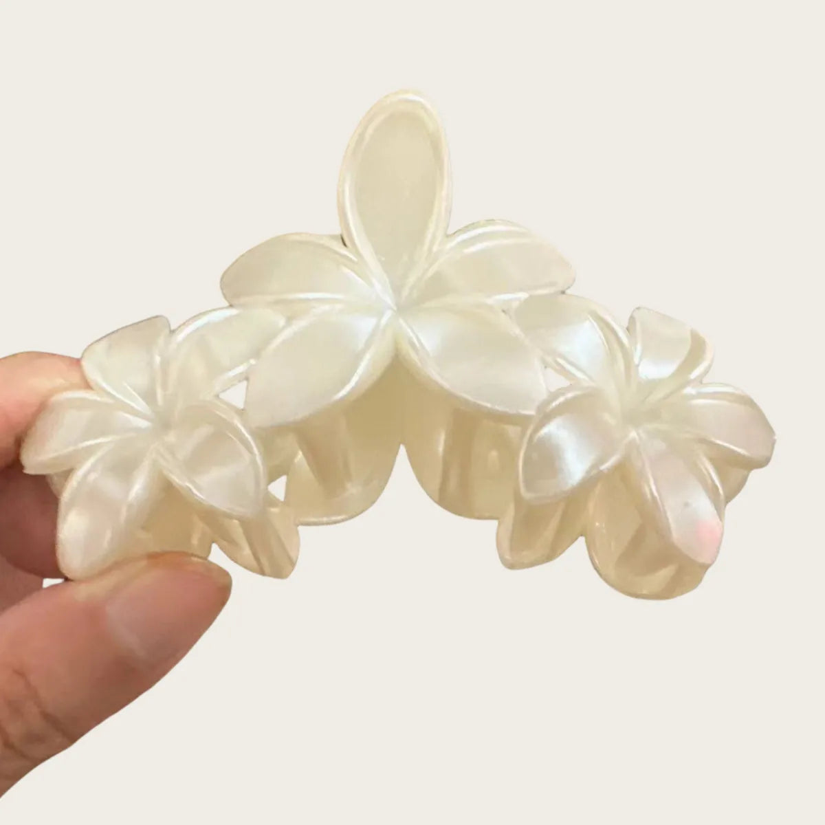 Women'S Simple Style Flower Plastic Stoving Varnish Hair Claws