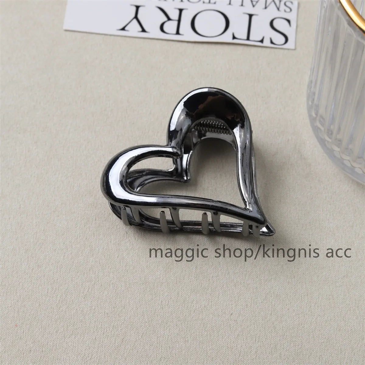 Women'S Simple Style Heart Shape Alloy Hollow Out Hair Claws