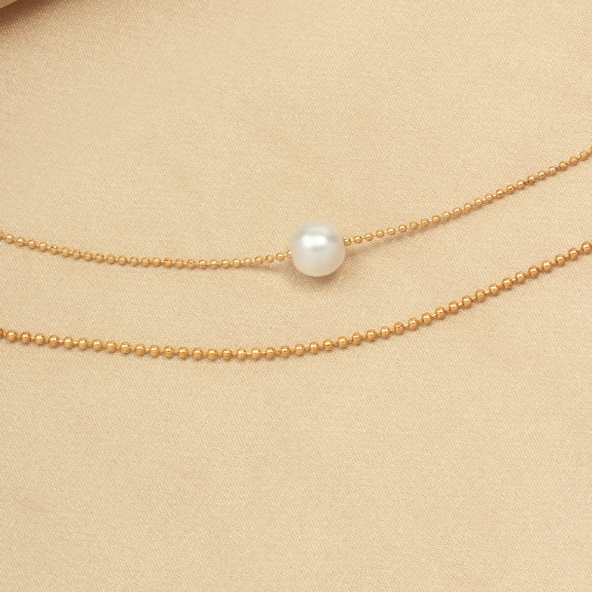 Women'S Simple Style Solid Color Imitation Pearl Alloy Necklace Layered Necklaces