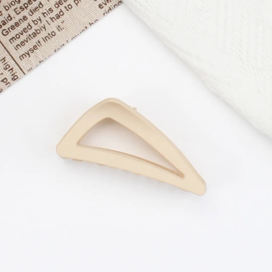 Women'S Simple Style Triangle Plastic Hair Claws