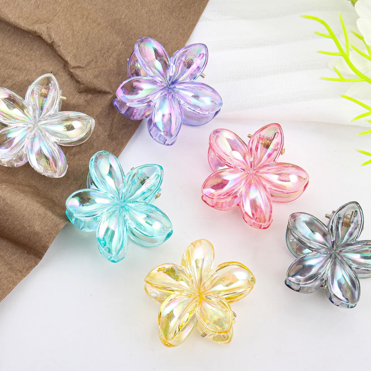 Women'S Sweet Flower Plastic Hair Claws