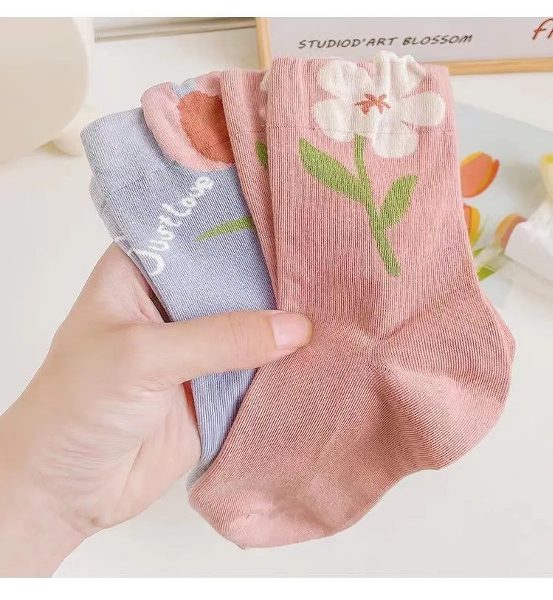 Women'S Sweet Flower Polyester Cotton Crew Socks A Pair