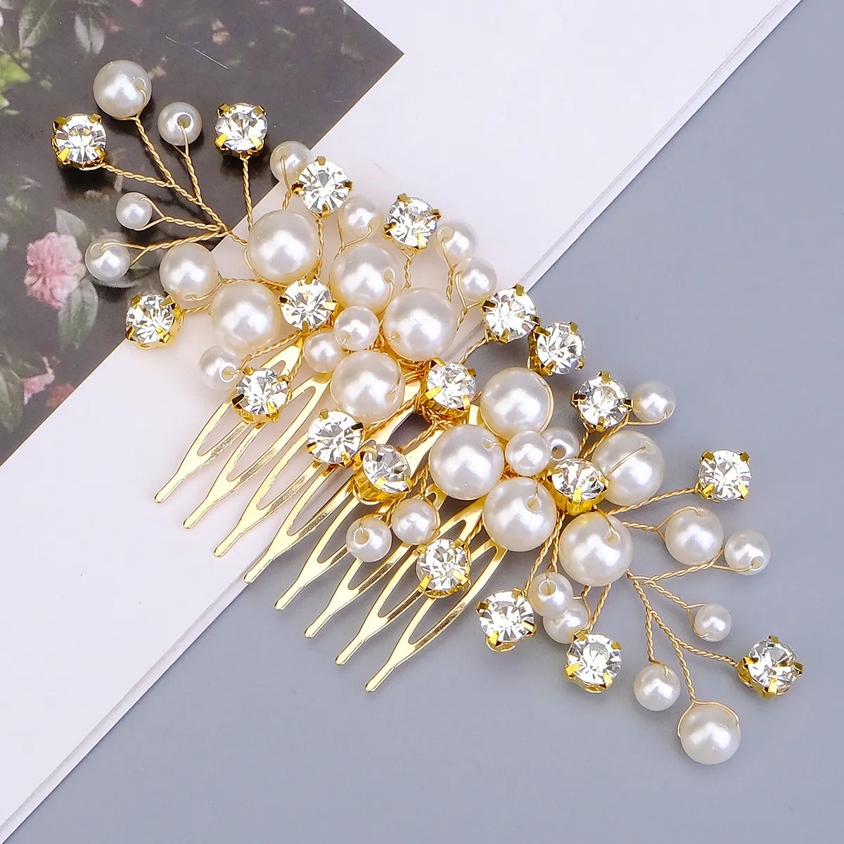 Women'S Sweet Geometric Solid Color Alloy Plating Inlay Artificial Pearls Rhinestones Insert Comb