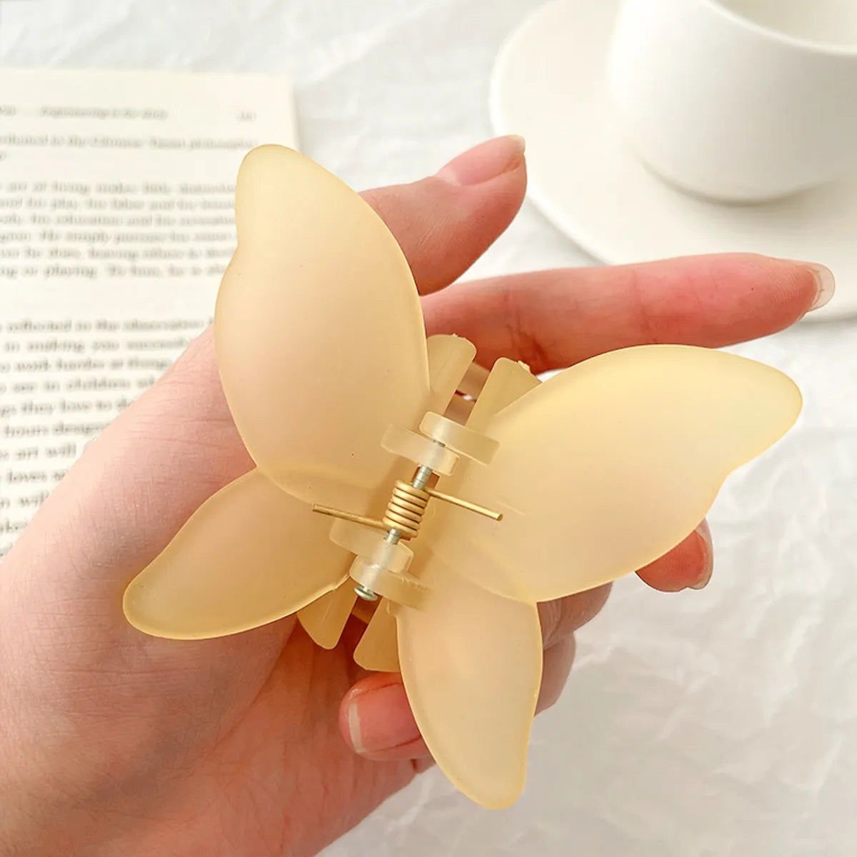 Women'S Sweet Simple Style Butterfly Arylic Hair Claws