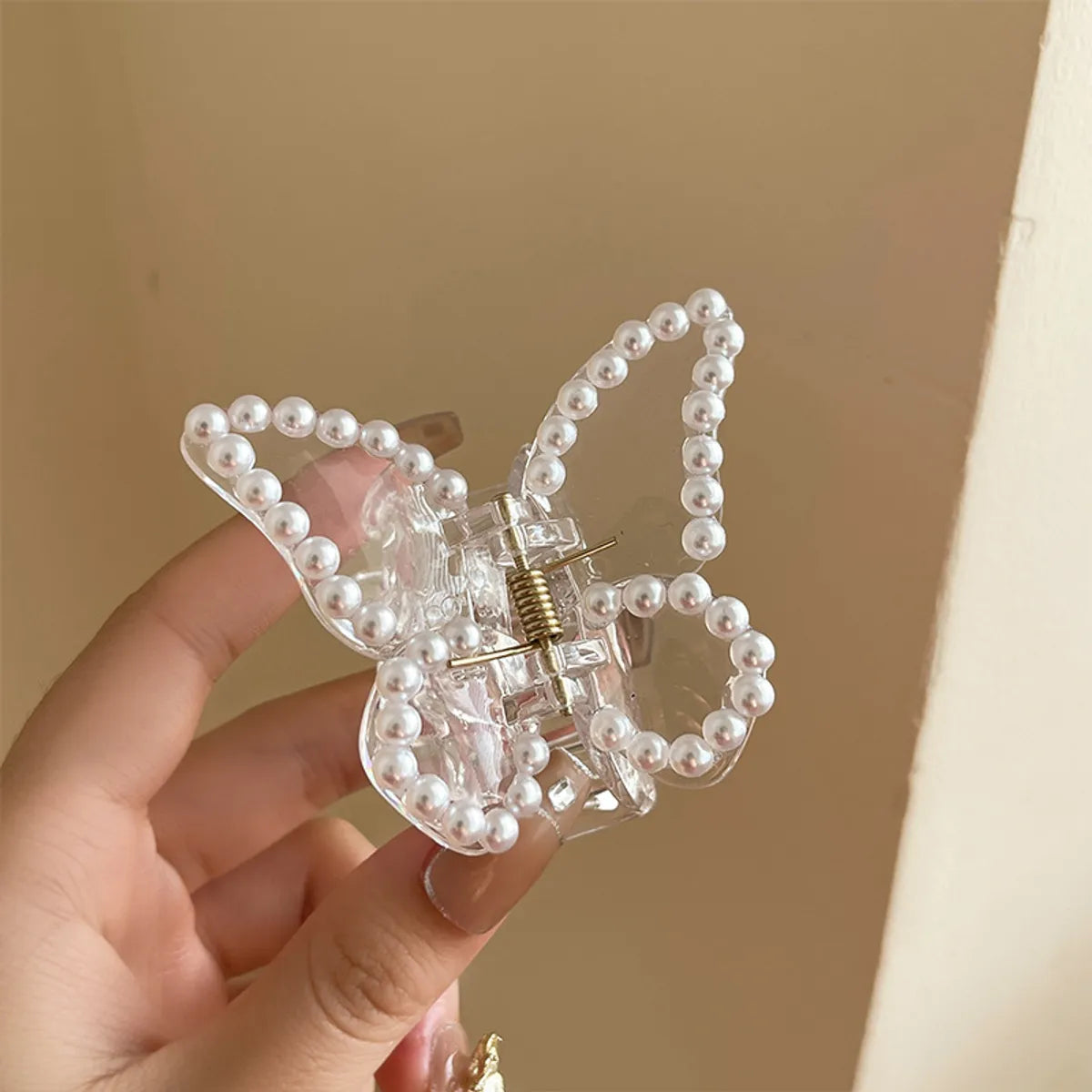 Women'S Sweet Simple Style Butterfly Arylic Hair Claws