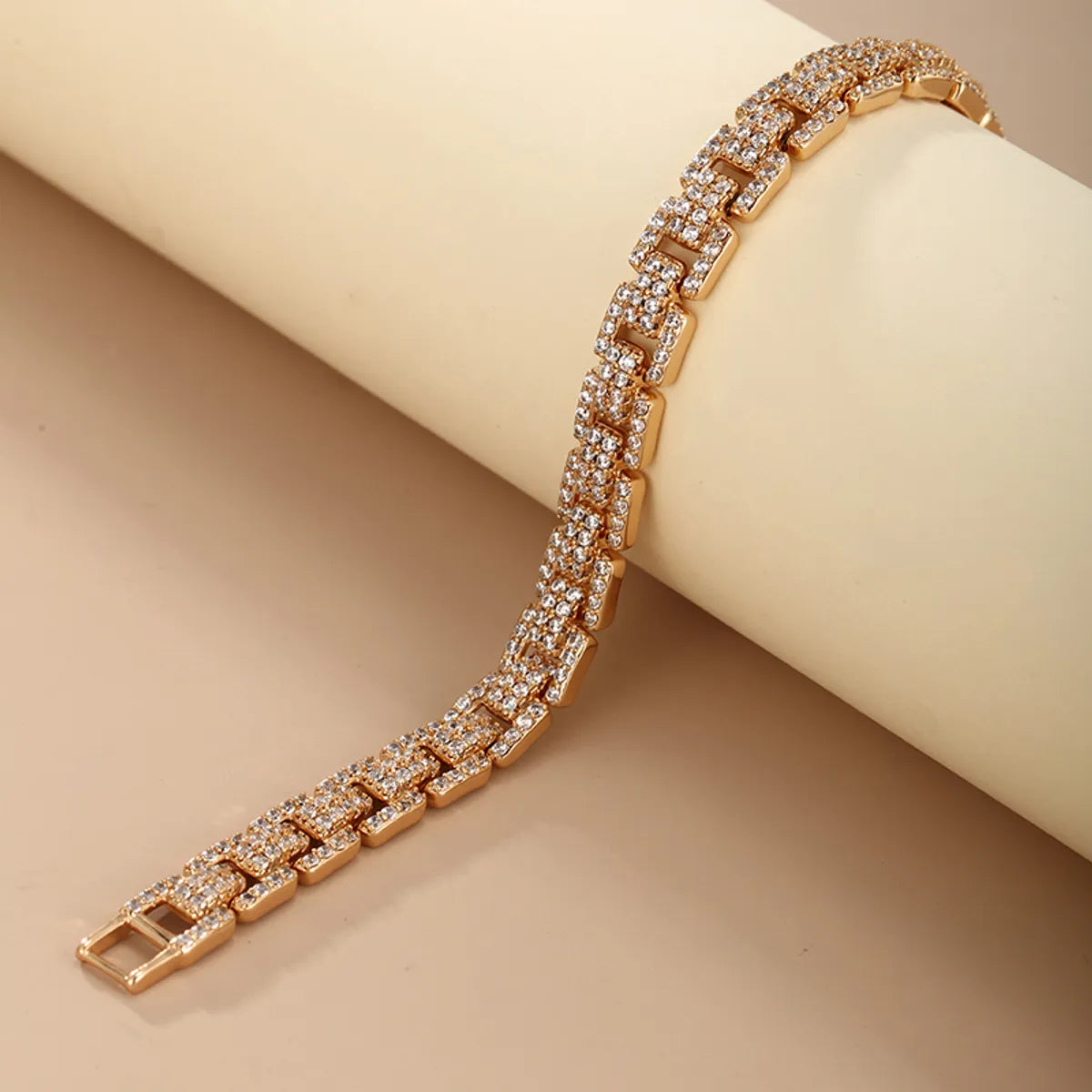 Xuping Shiny Solid Color 18k Gold Plated Artificial Diamond Alloy Copper Wholesale Bracelets