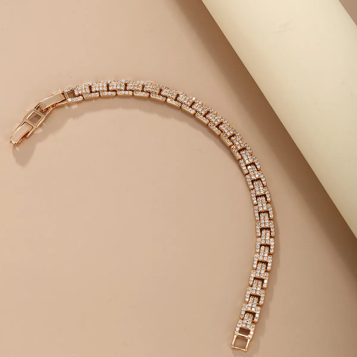 Xuping Shiny Solid Color 18k Gold Plated Artificial Diamond Alloy Copper Wholesale Bracelets