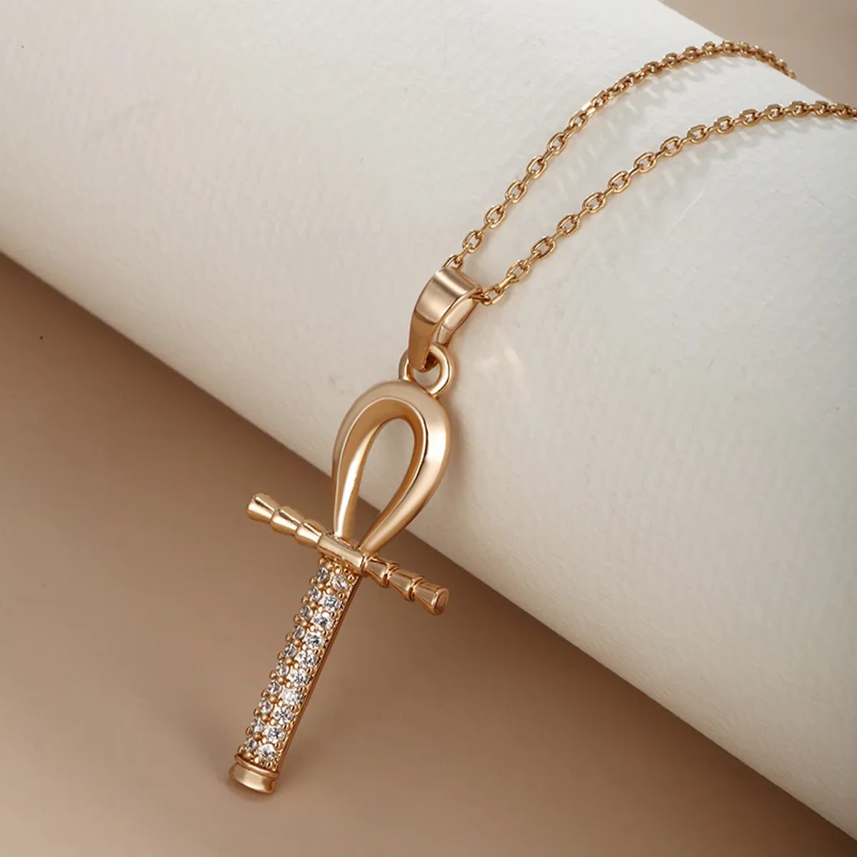 Xuping Simple Style Commute Cross Copper Alloy Plating Inlay Artificial Diamond 18k Gold Plated White Gold Plated Women'S Pendant Necklace