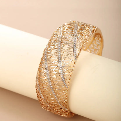 Xuping Simple Style Geometric Alloy Copper Plating Hollow Out Artificial Diamond 18k Gold Plated Women's Wide Bracelet