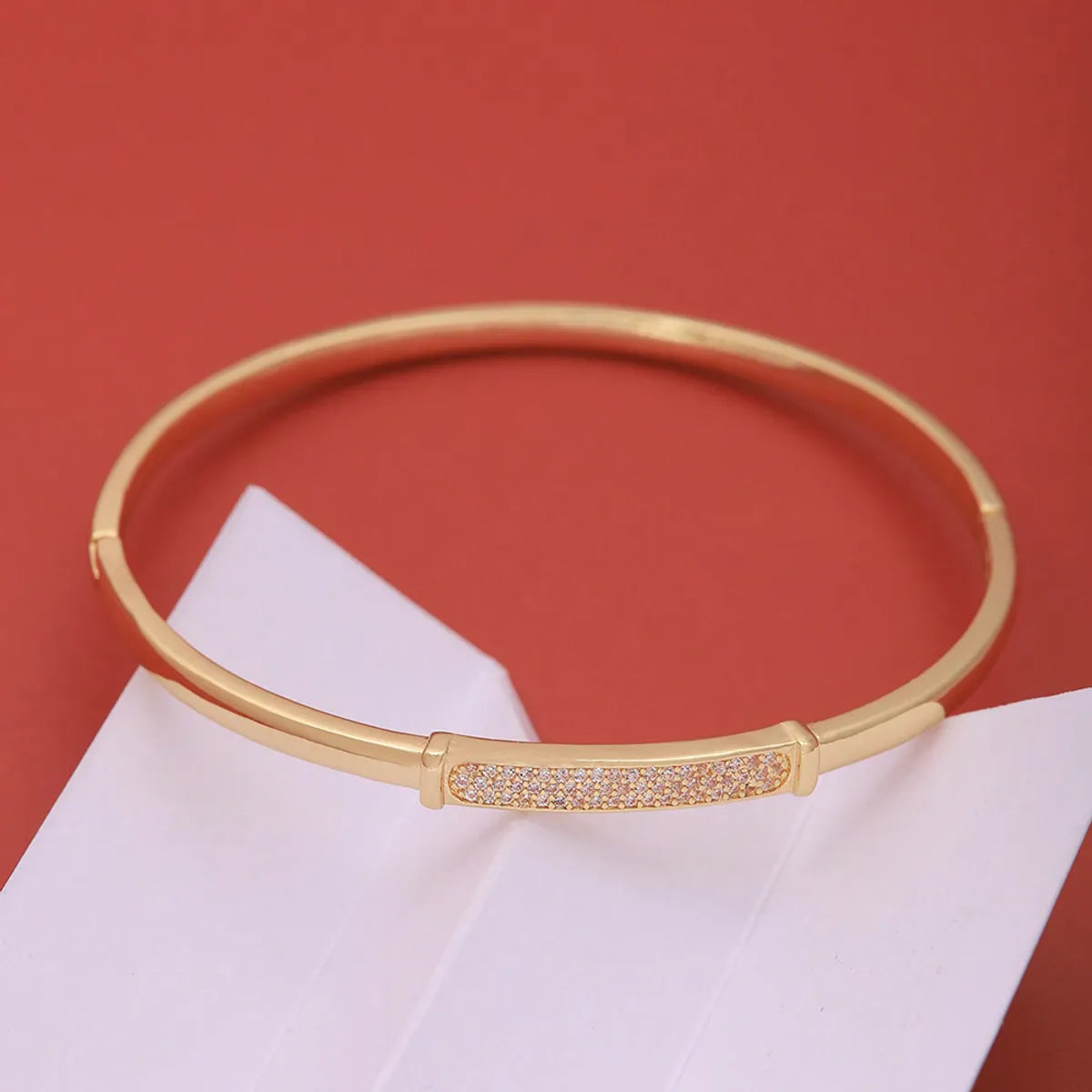 Xuping Simple Style Heart Shape Copper 18k Gold Plated Zircon Bangle In Bulk