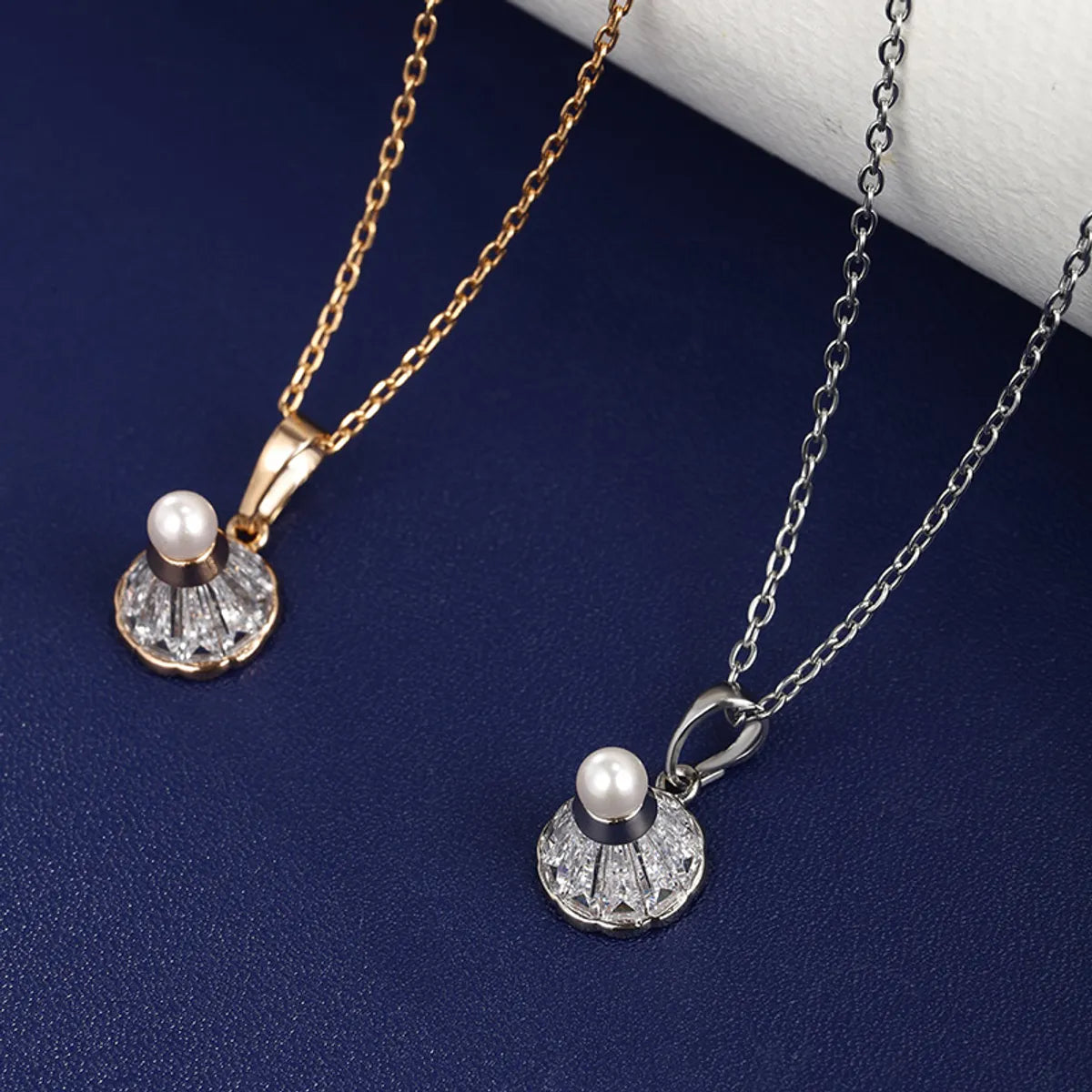 XUPING Sweet Scallop Copper Alloy Irregular Artificial Gemstones Artificial Pearls 18K Gold Plated White Gold Plated Women's Necklace